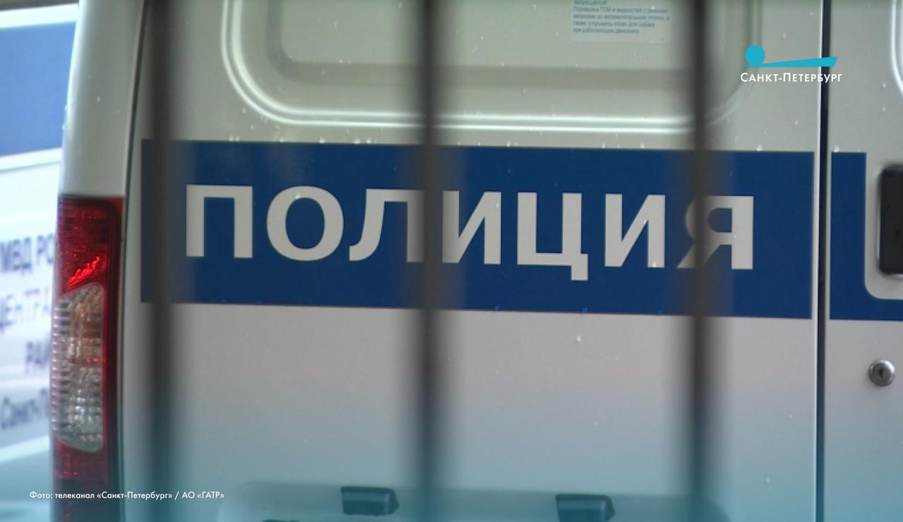 В квартире на Гражданском проспекте Петербурга произошел конфликт с ножевым ранением, сообщили в пресс-службе ГУ МВД