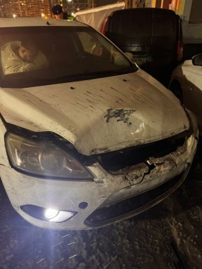 В Петербурге водитель пытался скрыться от погони ГАИ и врезался сразу в 6 автомобилей