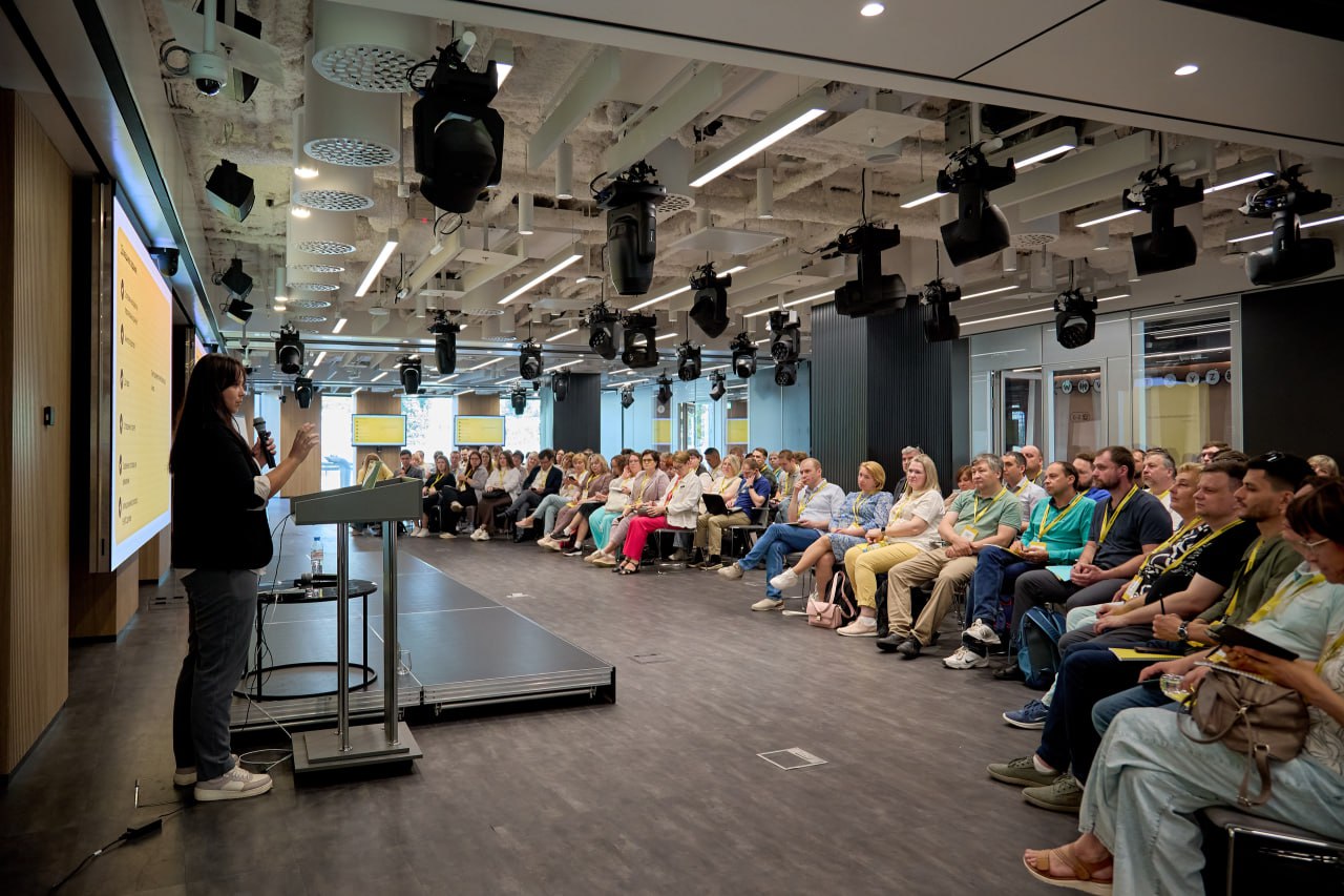 Петербургские преподаватели математики, физики и информатики получат по 200 000 рублей