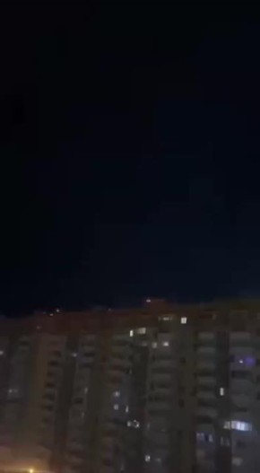 На Новороссийск обрушилась массированная атака беспилотников: Враг бьет по мирным объектам — СМИ