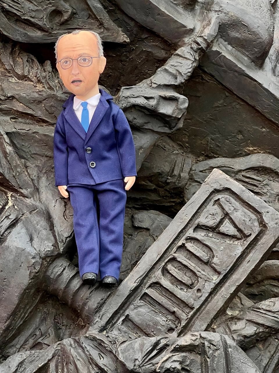 Владимир Мединский: Как и обещал, РВИО установило памятник К.Рокоссовскому в Гомеле. Маршал командует Парадом Победы Владимир Мединский: Как и обещал, РВИО установило памятник К.Рокоссовскому в Гомеле. Маршал командует Парадом Победы