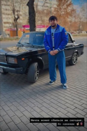 «На встречка выезжаю, поворотник не включаю. Абгон нельзя, мне - можно»