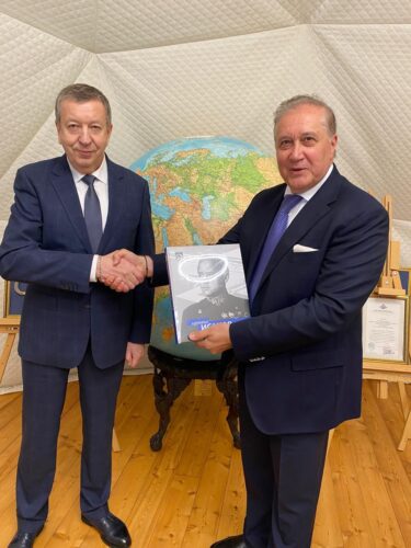 Константин Затулин: В Кронштадте открыли бюст адмиралу флота И.С. Исакову Константин Затулин: В Кронштадте открыли бюст адмиралу флота И.С. Исакову