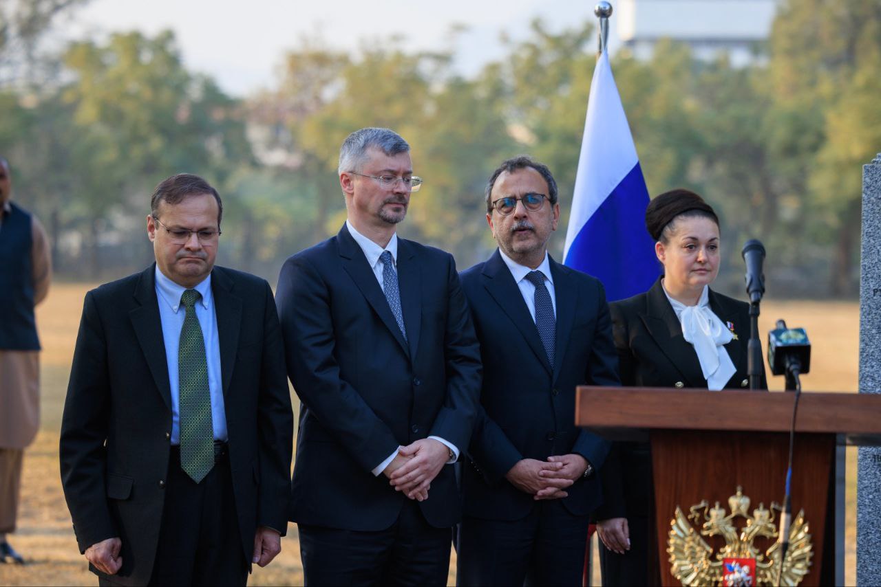 В Исламабаде открыт памятник первому космонавту Юрию Гагарину В Исламабаде открыт памятник первому космонавту Юрию Гагарину