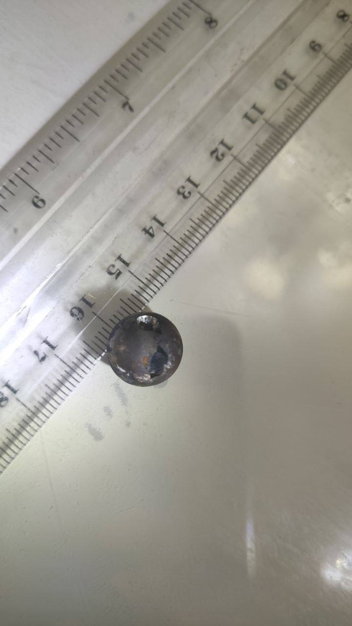 Юлия Витязева: Таганрог. Найдено утром у подъезда жилого дома