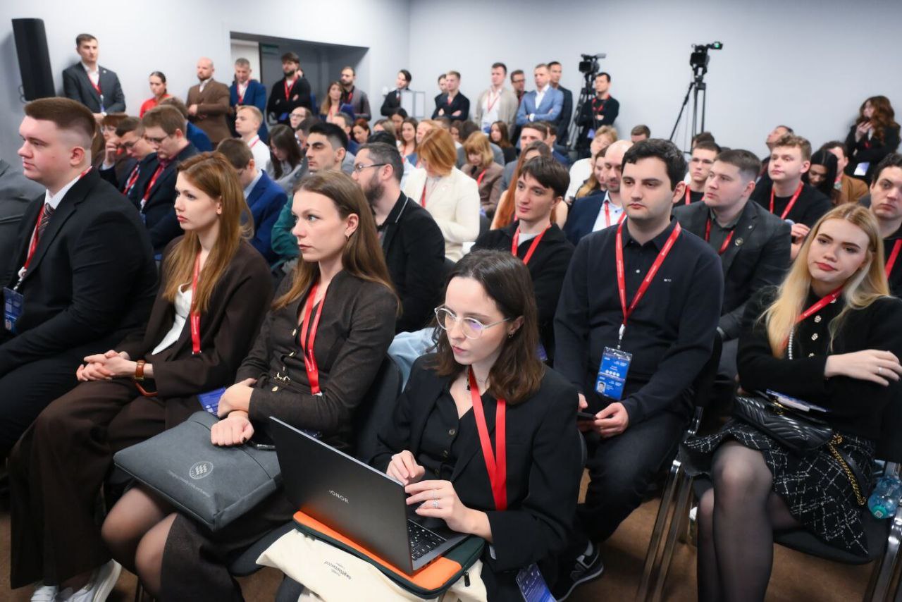 Замглавы Минобрнауки России Дмитрий Афанасьев рассказал о подготовке инженерных кадров на V Конгрессе молодых ученых Замглавы Минобрнауки России Дмитрий Афанасьев рассказал о подготовке инженерных кадров на V Конгрессе молодых ученых