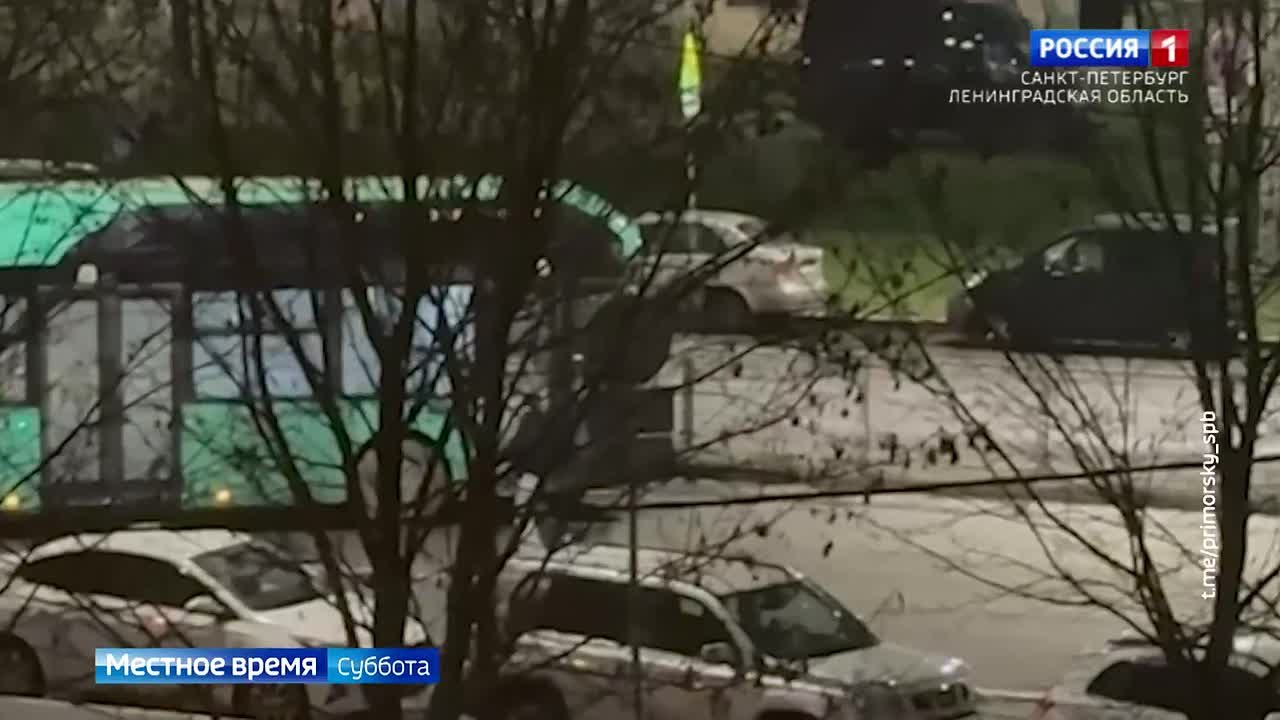 Полиция задержала подростка, который напал на лазурный автобус