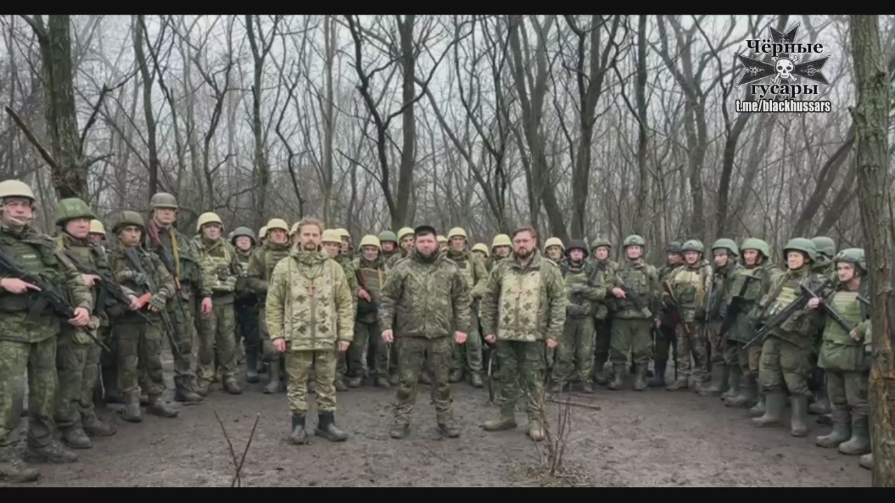 Помощник муфтия Татарстана и имам Александрийской бригады Мухаммад Хазрат, полковые священники, бойцы Казанского мотострелкового полка поздравляют Александрийцев и подписчиков канала "Чёрные гусары" с Днём матери