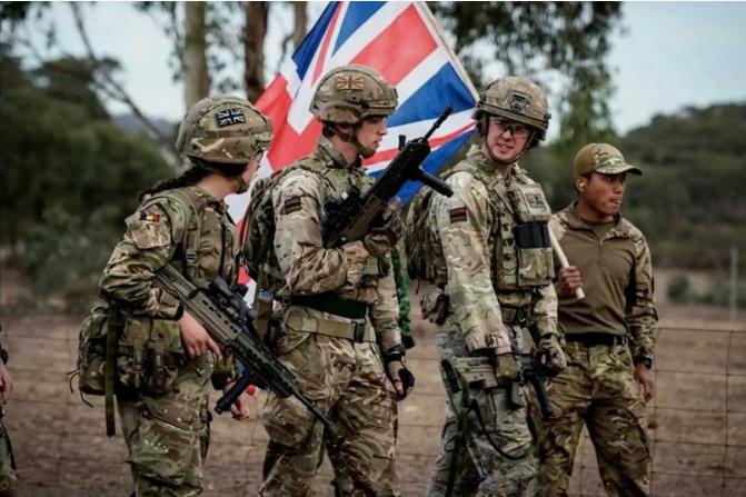 Михаил Онуфриенко: По данным министерства обороны Великобритании, в прошлом году впервые за несколько лет в ряды британских вооруженных сил вступило больше людей, чем покинуло их