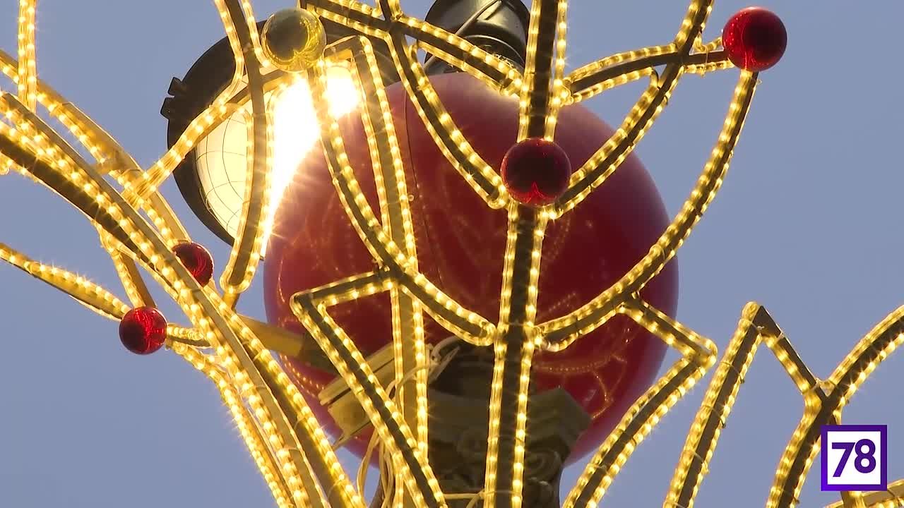 Праздничную подсветку включили на Невском проспекте — ура!