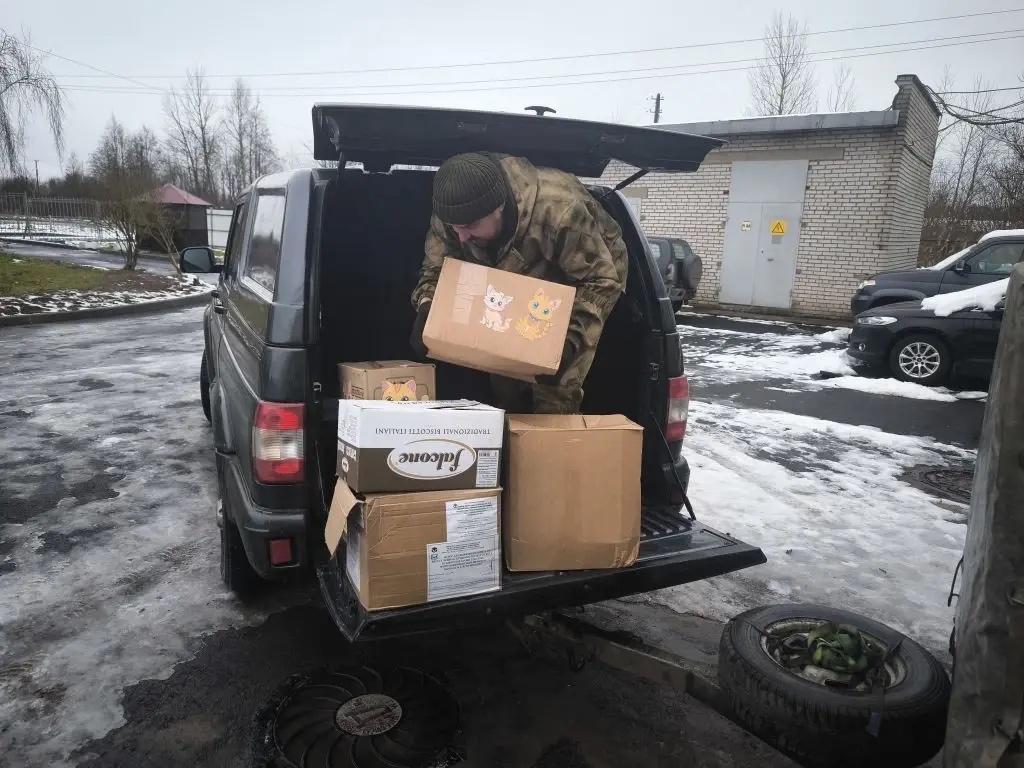 Ленобласть отправила в Енакиево полторы тонны кормов для животных Ленобласть отправила в Енакиево полторы тонны кормов для животных