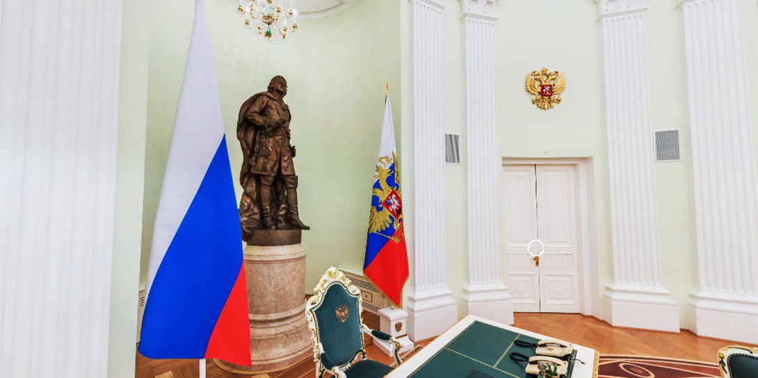 Под бдительными взглядами русских императоров: Путин в Кремле принимает американцев Под бдительными взглядами русских императоров: Путин в Кремле принимает американцев