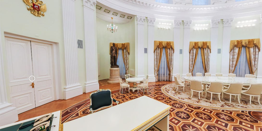 Под бдительными взглядами русских императоров: Путин в Кремле принимает американцев Под бдительными взглядами русских императоров: Путин в Кремле принимает американцев