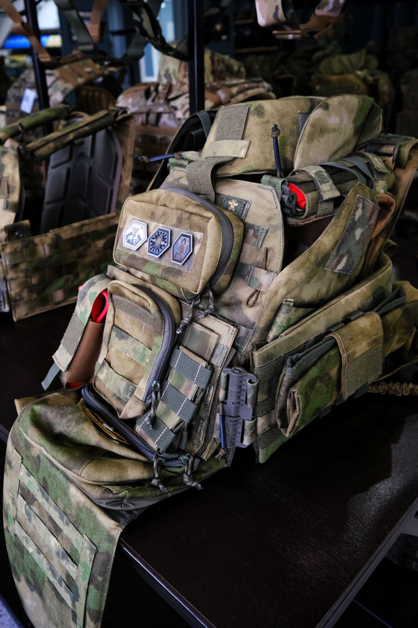 Два майора: ТЕПЕРЬ В КРЫМУ МОЖНО КУПИТЬ КАЧЕСТВЕННУЮ БРОНЮ ДЛЯ РЕАЛЬНОЙ ВОЙНЫ! Два майора: ТЕПЕРЬ В КРЫМУ МОЖНО КУПИТЬ КАЧЕСТВЕННУЮ БРОНЮ ДЛЯ РЕАЛЬНОЙ ВОЙНЫ!