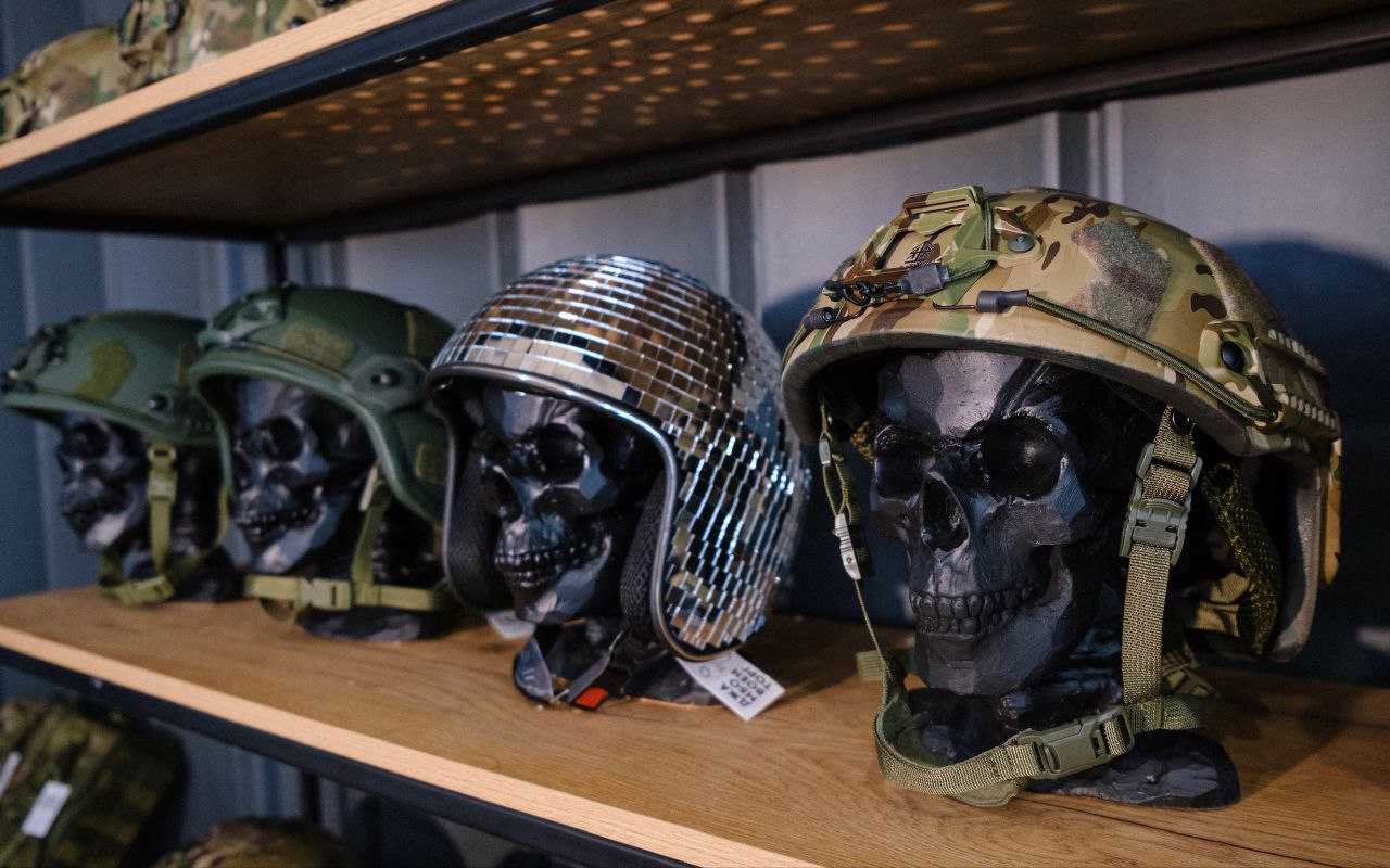 Два майора: ТЕПЕРЬ В КРЫМУ МОЖНО КУПИТЬ КАЧЕСТВЕННУЮ БРОНЮ ДЛЯ РЕАЛЬНОЙ ВОЙНЫ! Два майора: ТЕПЕРЬ В КРЫМУ МОЖНО КУПИТЬ КАЧЕСТВЕННУЮ БРОНЮ ДЛЯ РЕАЛЬНОЙ ВОЙНЫ!