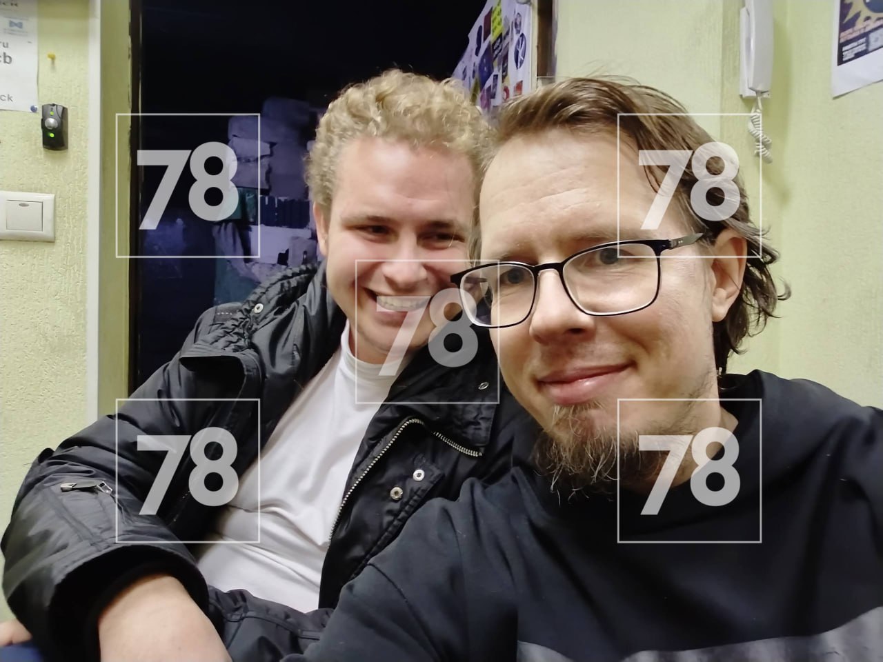 «Он ворвался в прямой эфир и требовал дать ему микрофон, чтобы рассказать всю правду: ведущий раскрыл рассказал о нападении на студию «ШОК» «Он ворвался в прямой эфир и требовал дать ему микрофон, чтобы рассказать всю правду: ведущий раскрыл рассказал о нападении на студию «ШОК»