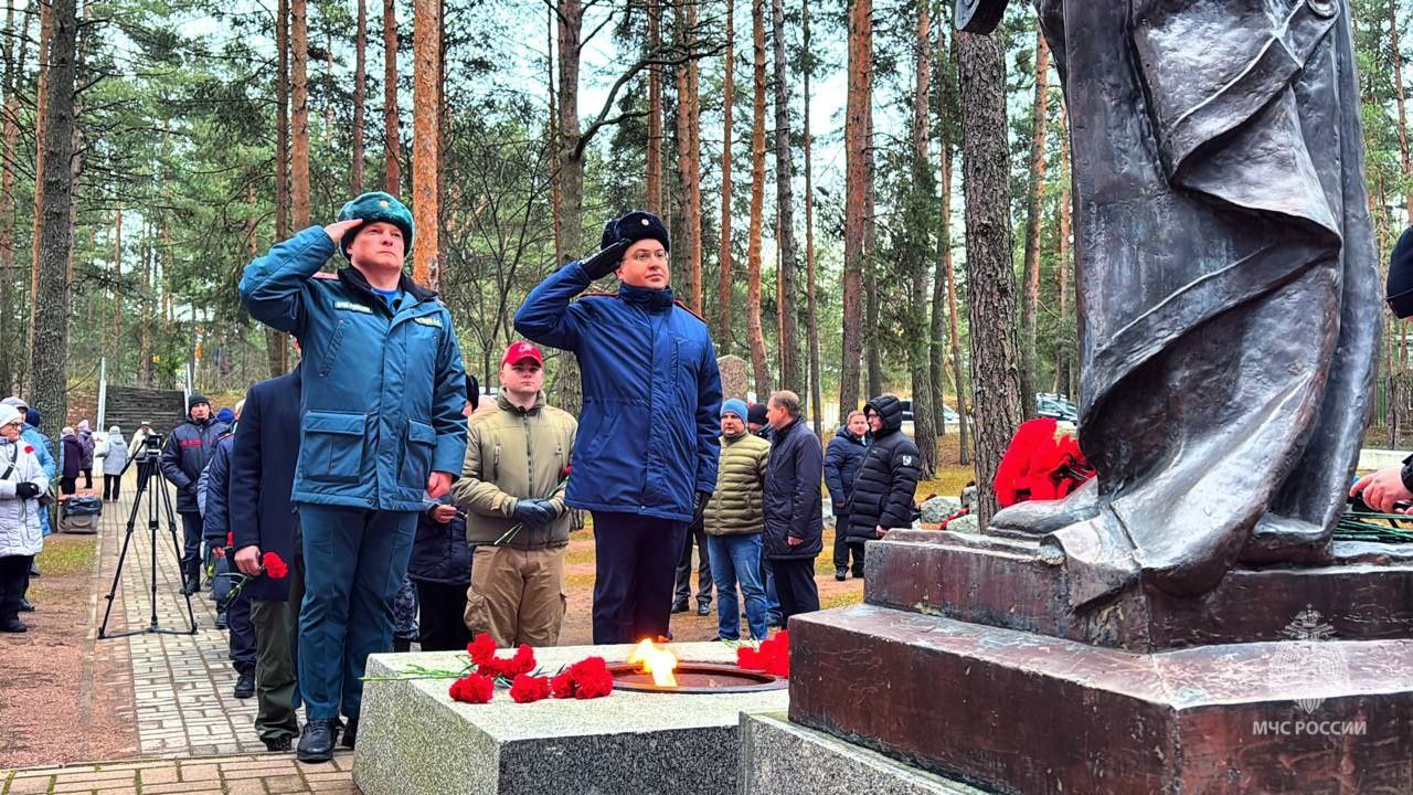 От героев былых времен не осталось, порой, имен От героев былых времен не осталось, порой, имен