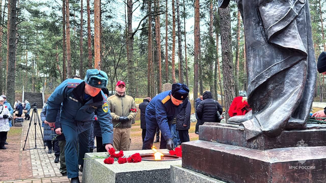 От героев былых времен не осталось, порой, имен От героев былых времен не осталось, порой, имен