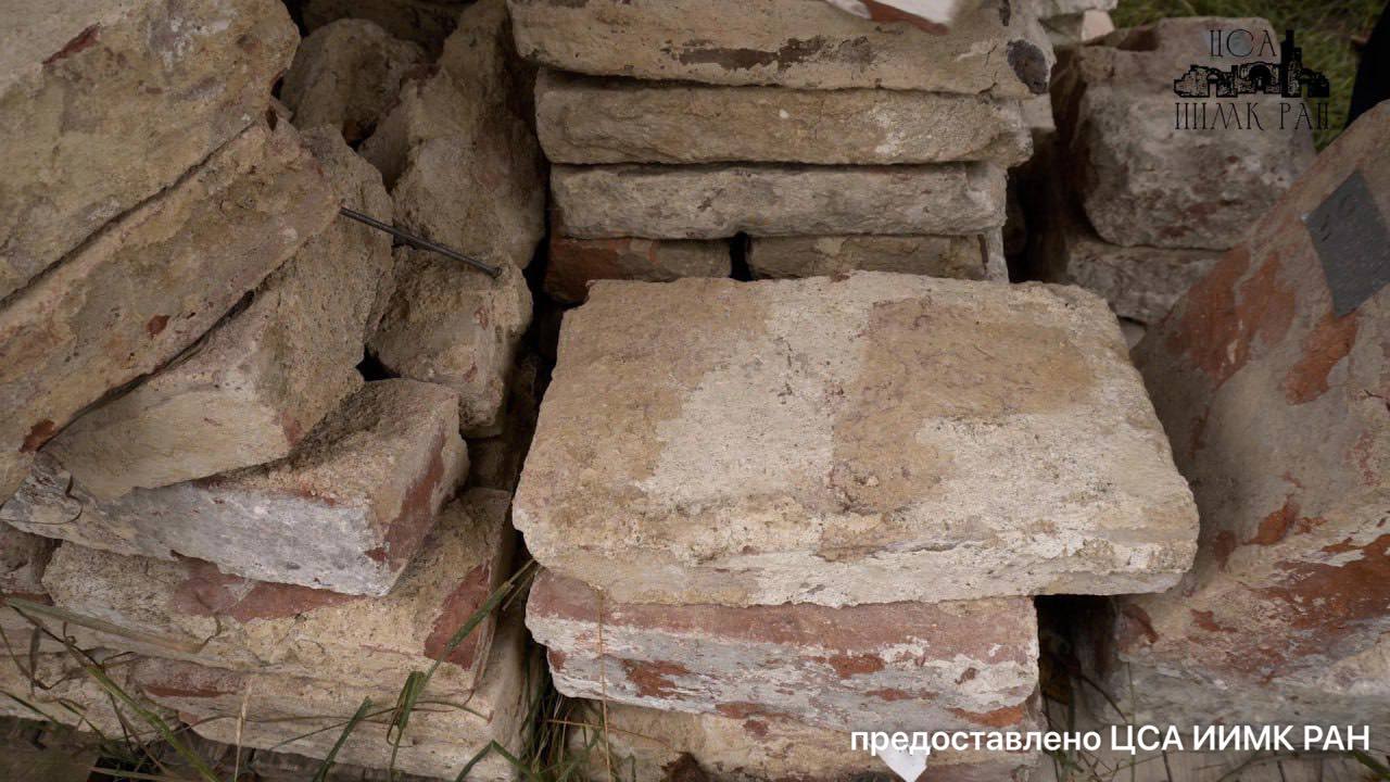 В толще ворот Выборгского замка нашли следы пропавшего средневекового собора В толще ворот Выборгского замка нашли следы пропавшего средневекового собора