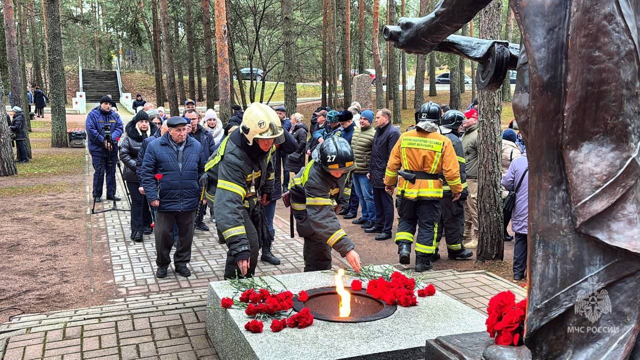 От героев былых времен не осталось, порой, имен От героев былых времен не осталось, порой, имен