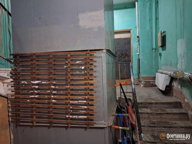 В центре Петербурга несколько лет не могут запустить лифт В центре Петербурга несколько лет не могут запустить лифт