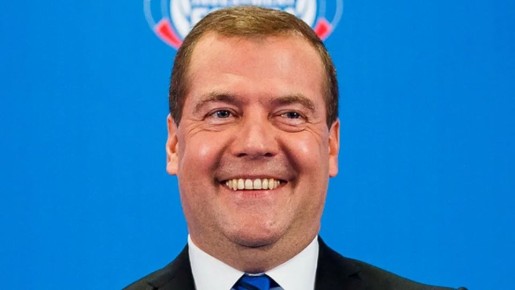 «Пока Россия и США ведут переговоры о прекращении конфликта, фригидная Европа, возглавляемая полубезумными бабками Урсулой и Каей, усиленно продвигает войну до последнего украинца», — Медведев