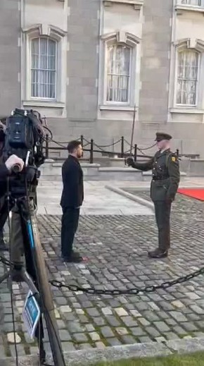 К перемещению под конвоем готов