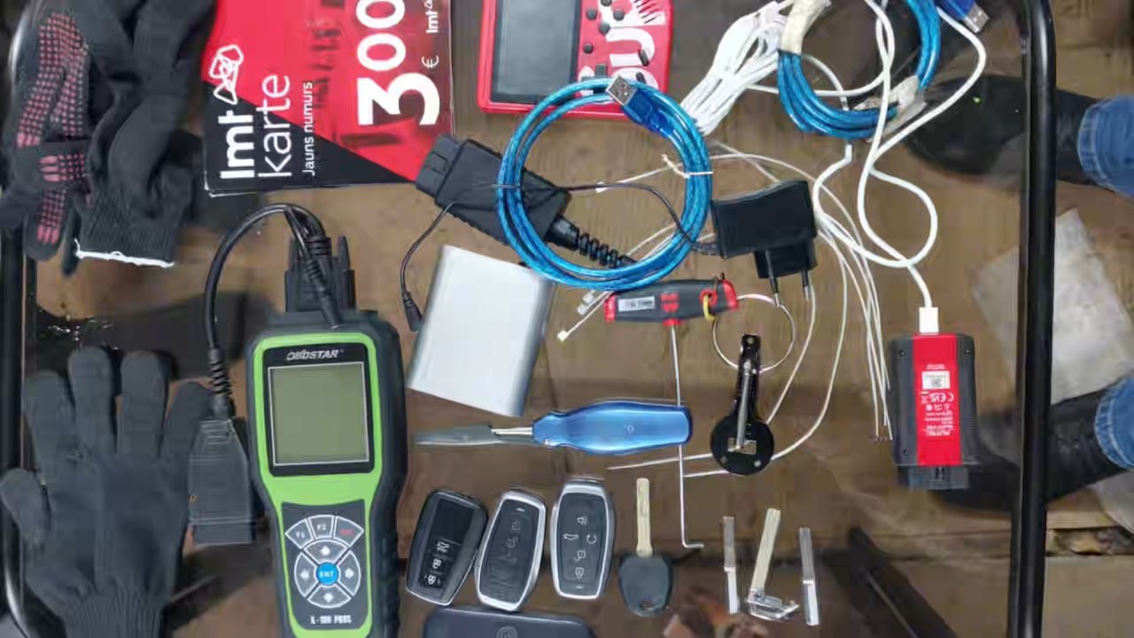 Банду продвинутых автоугонщиков накрыли в Петербурге Банду продвинутых автоугонщиков накрыли в Петербурге