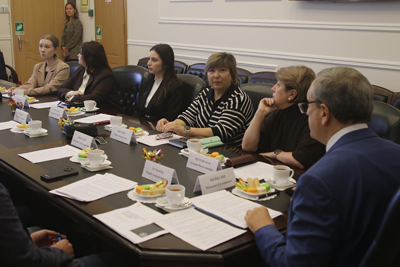 В Санкт-Петербургской избирательной комиссии состоялась встреча с делегацией из Запорожской области В Санкт-Петербургской избирательной комиссии состоялась встреча с делегацией из Запорожской области