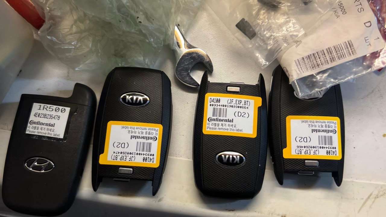 Банду продвинутых автоугонщиков накрыли в Петербурге Банду продвинутых автоугонщиков накрыли в Петербурге