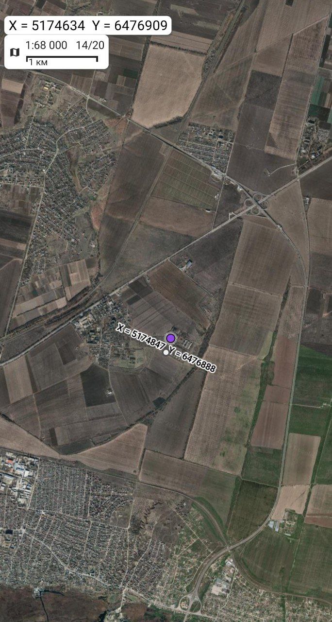 Херсонское направление.. н.п. Инженерное. Разведка выявила РСЗО "HIMARS" в непосредственной близости к берегу. Возможно перед нами хорошо подготовленный макет, то есть приманка. Задача такой приманки в гарантированной... Херсонское направление.. н.п. Инженерное. Разведка выявила РСЗО "HIMARS" в непосредственной близости к берегу. Возможно перед нами хорошо подготовленный макет, то есть приманка. Задача такой приманки в гарантированной...