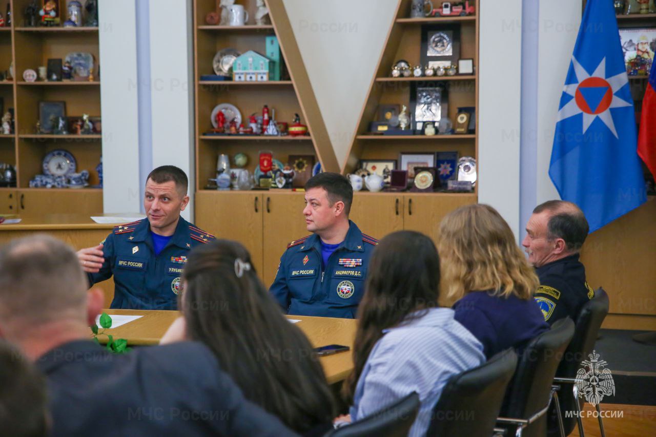 В День добровольца в #МЧС_Петербурга чествовали добровольных пожарных и спасателей В День добровольца в #МЧС_Петербурга чествовали добровольных пожарных и спасателей