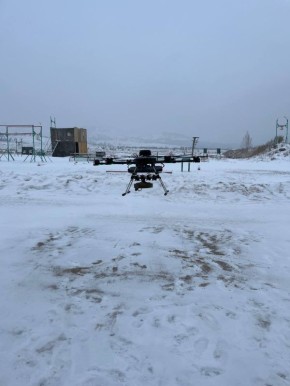 Доброе утро. Тяжелый гексакоптер "Мангас" с подвешенным макетом противотанковой мины ТМ-62