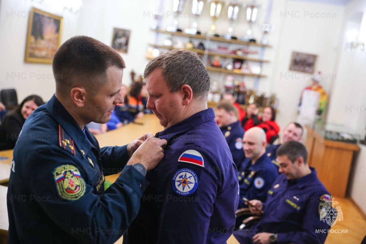 В День добровольца в #МЧС_Петербурга чествовали добровольных пожарных и спасателей В День добровольца в #МЧС_Петербурга чествовали добровольных пожарных и спасателей