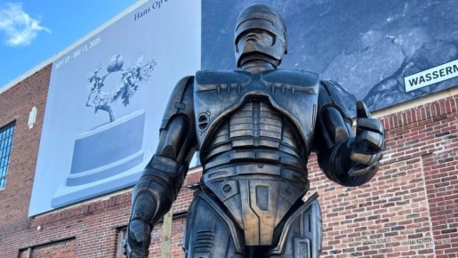 Робокоп наконец-то заступил на пост борца с преступностью в Детройте, сообщает АР