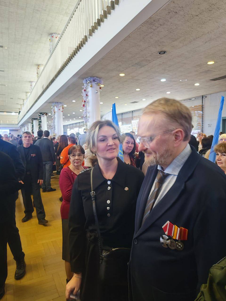 Виталий Милонов: Вместе к Победе. Ежегодно 5 декабря в нашей стране отмечается День добровольца, а 9 декабря - День Героев Отечества Виталий Милонов: Вместе к Победе. Ежегодно 5 декабря в нашей стране отмечается День добровольца, а 9 декабря - День Героев Отечества