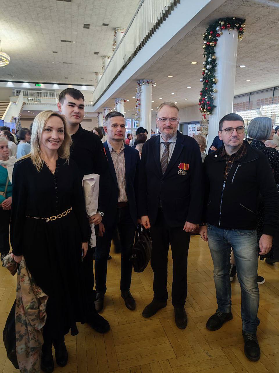 Виталий Милонов: Вместе к Победе. Ежегодно 5 декабря в нашей стране отмечается День добровольца, а 9 декабря - День Героев Отечества Виталий Милонов: Вместе к Победе. Ежегодно 5 декабря в нашей стране отмечается День добровольца, а 9 декабря - День Героев Отечества