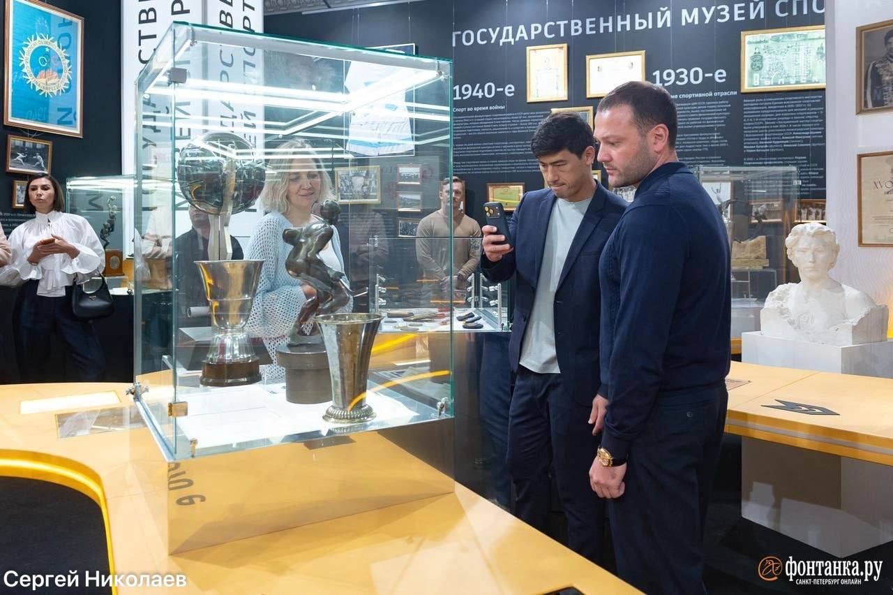 В Музее спорта Петербурга открыли экспозицию, посвящённую чемпиону мира по боксу Дмитрию Биволу В Музее спорта Петербурга открыли экспозицию, посвящённую чемпиону мира по боксу Дмитрию Биволу