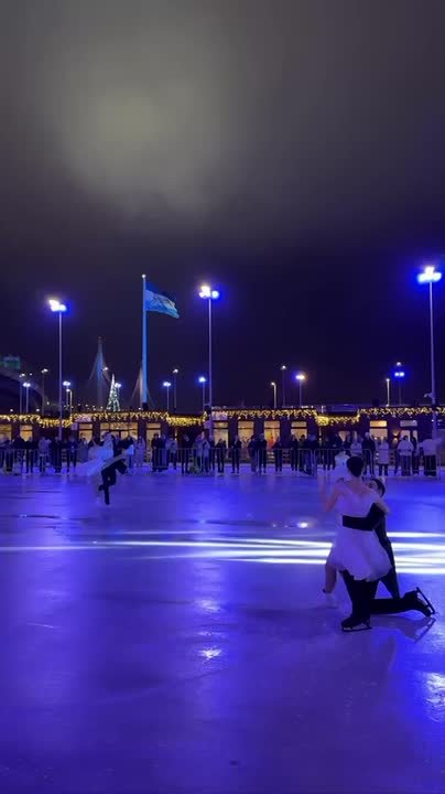 Каток у Флагштока сегодня официально открыл новый зимний сезон