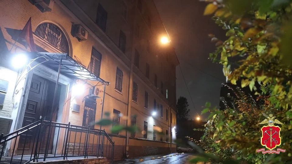 В отношении жителя Мурино, задержанного за незаконный сбыт сильнодействующих веществ через аптечную сеть и Интернет, возбуждено уголовное дело о легализации доходов