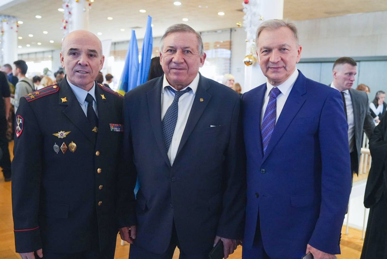 Александр Бельский, накануне, принял участие в форуме волонтёрской поддержки СВО «Вместе к Победе» Александр Бельский, накануне, принял участие в форуме волонтёрской поддержки СВО «Вместе к Победе»