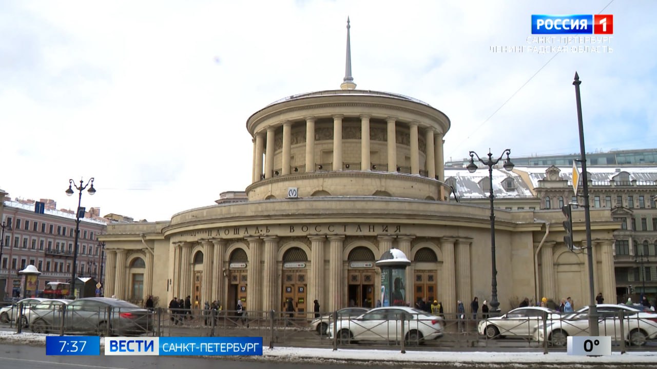 Сегодня на станции метро "Площадь Восстания" начинают ремонт эскалатора