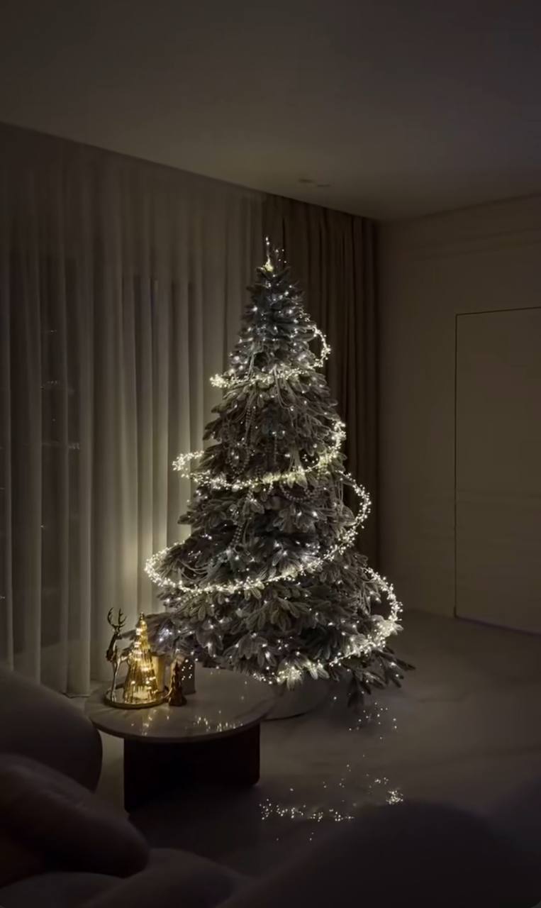 Если вы ещё не успели нарядить ёлку — мы собрали тренды для вас: