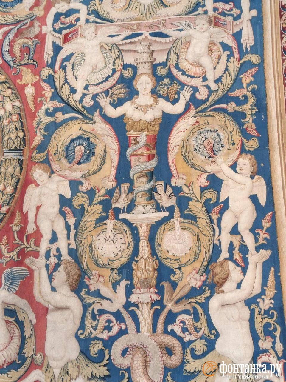 Реставраторы Эрмитажа возродили 450-летнюю королевскую шпалеру «Аполлон и знаки зодиака», созданную художником круга Рафаэля Реставраторы Эрмитажа возродили 450-летнюю королевскую шпалеру «Аполлон и знаки зодиака», созданную художником круга Рафаэля