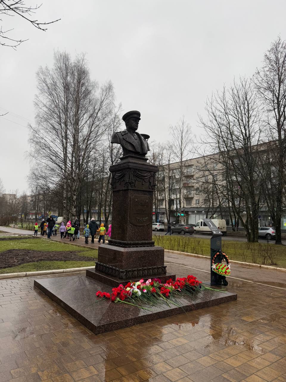 Коллектив следственного отдела по городу Тихвину принял участие в мероприятиях, посвященных Дню освобождения города Тихвина от немецко-фашистских захватчиков Коллектив следственного отдела по городу Тихвину принял участие в мероприятиях, посвященных Дню освобождения города Тихвина от немецко-фашистских захватчиков