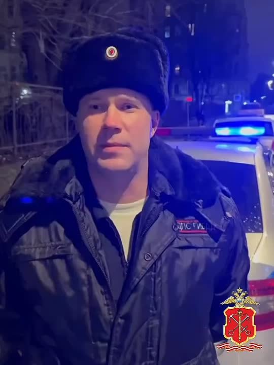 Автомобилист переехал пьяного пешехода, который прилег во дворе на Петроградке