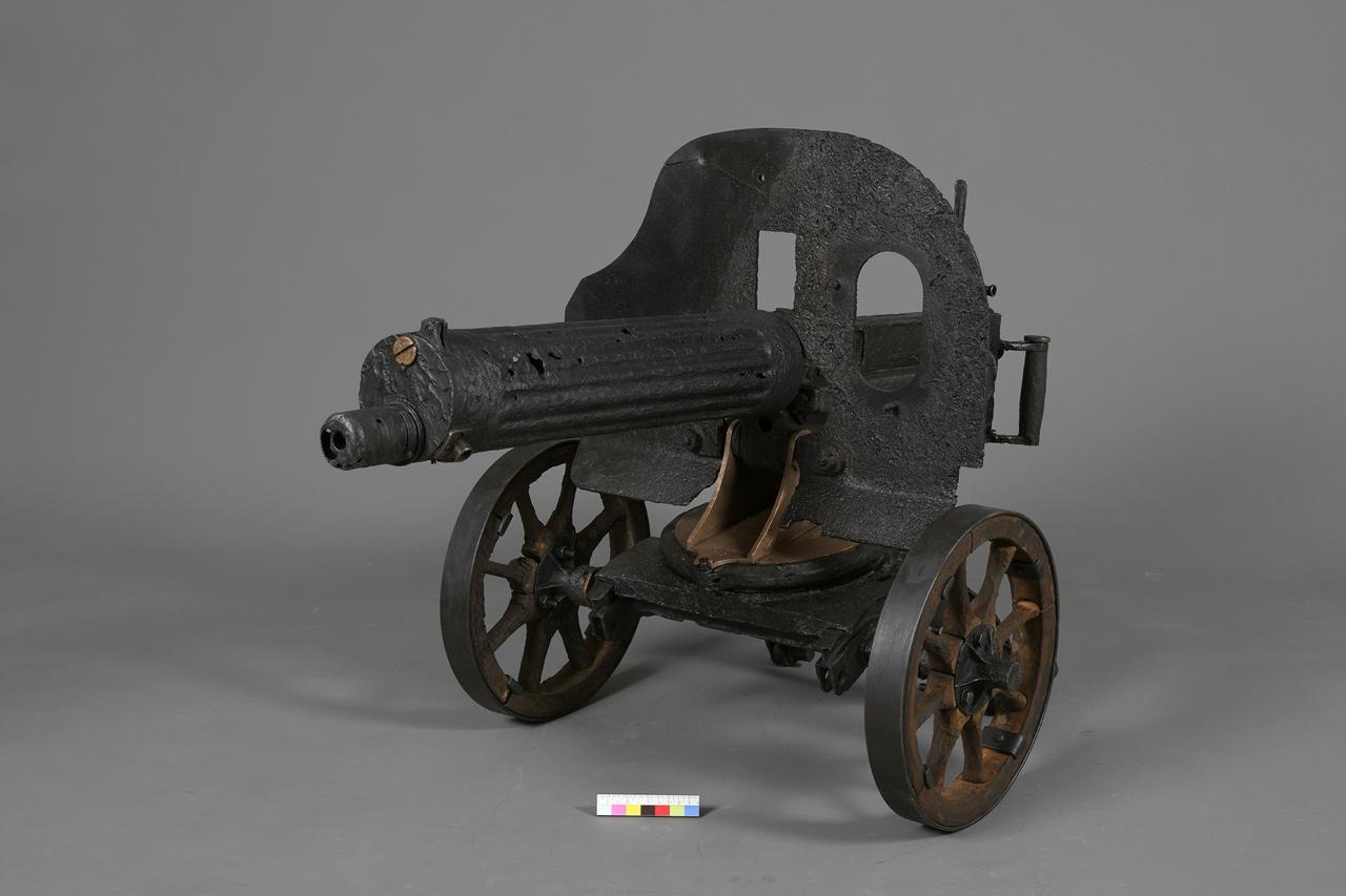 В Ленобласти отреставрировали поднятый со дна Ладоги пулемет «Максим»