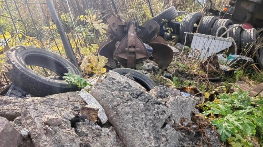 Прокуратура потребовала очистить земельный участок от отходов Прокуратура потребовала очистить земельный участок от отходов