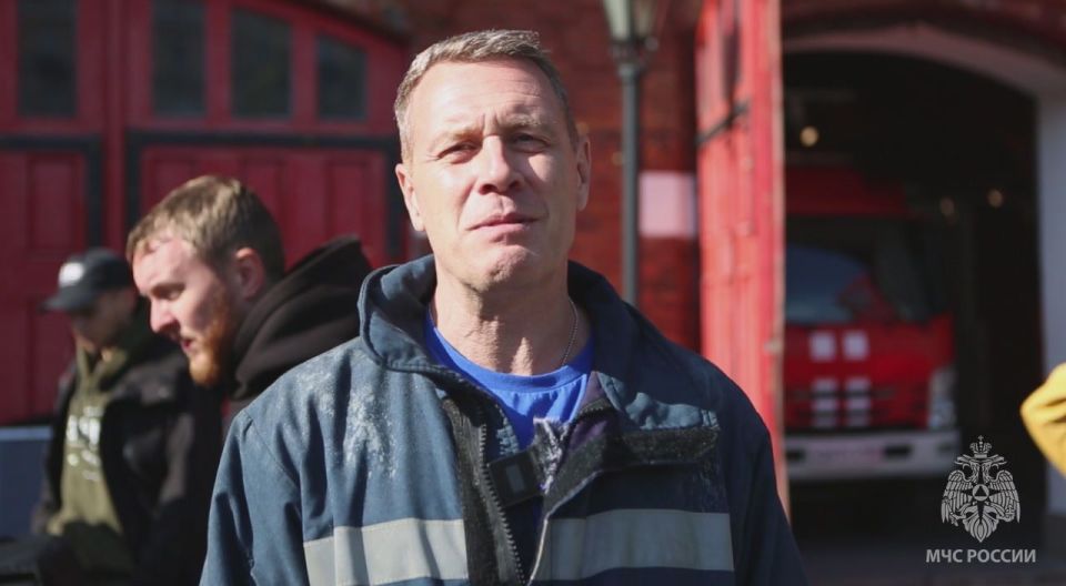 Звёзды поздравляют МЧС России с 35-летием