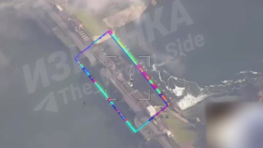 Кадры ОК прилетов РСЗО "Торндао-С" по дамбе в районе н.п. Печенеги (Харьковская обл.)